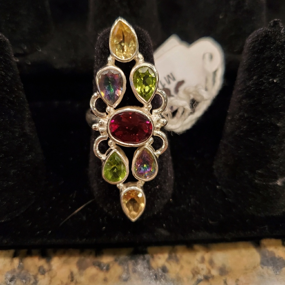 Garnett ring set in 925 sterling silver